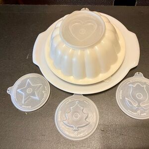 Tupperware White Mold Set with Decorative Lids